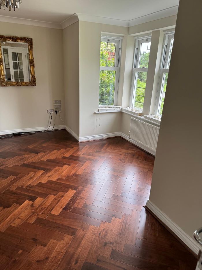 18/4 x 90mm American Walnut Herringbone - HB4005