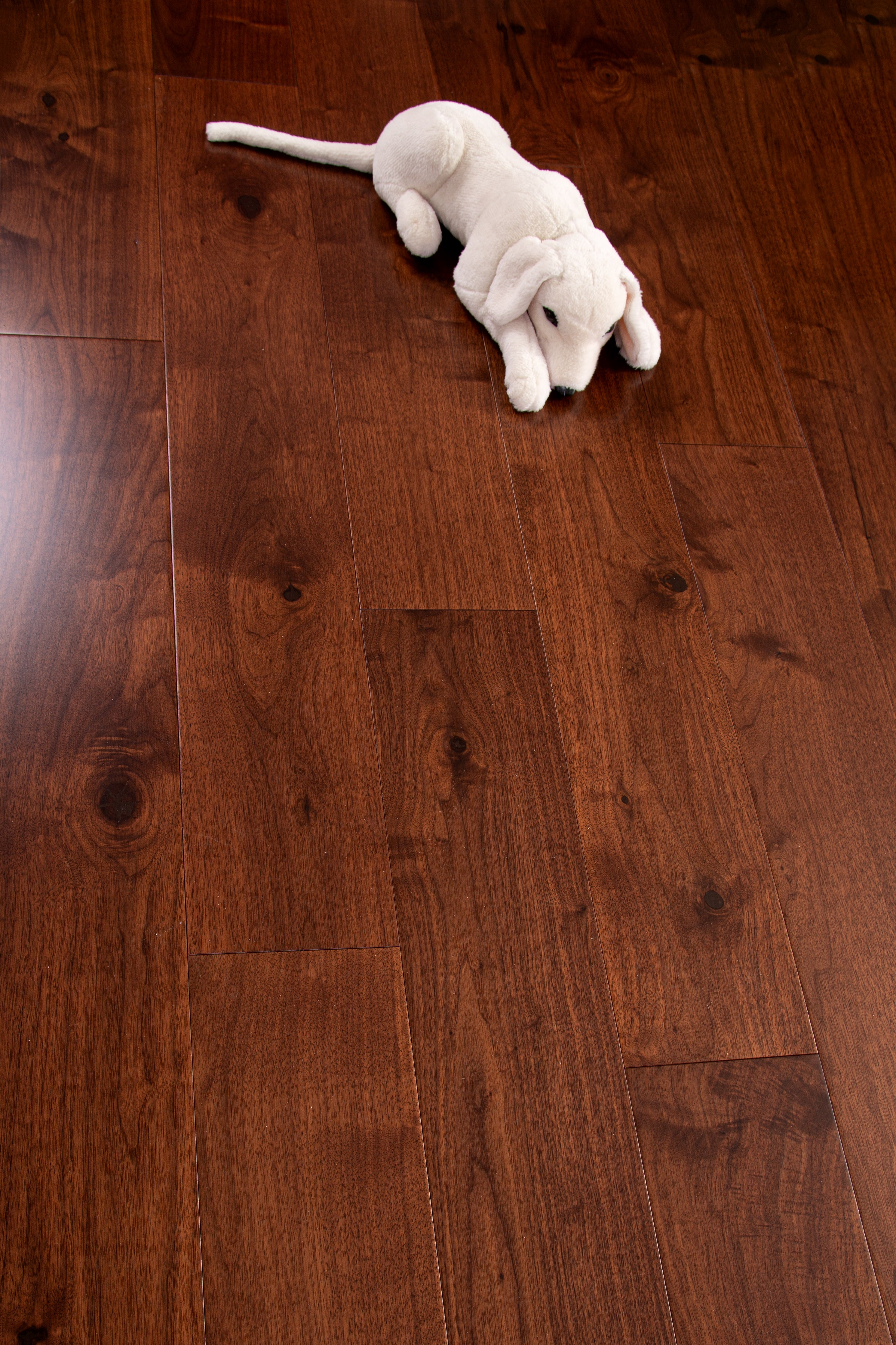 18/4 x 150mm American Walnut Engineered Plank - M3014