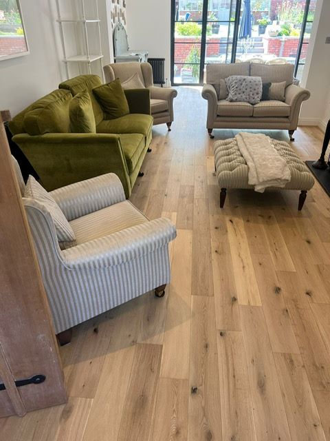18/4 x 150mm Invisible European Oak Engineered Plank - M3067